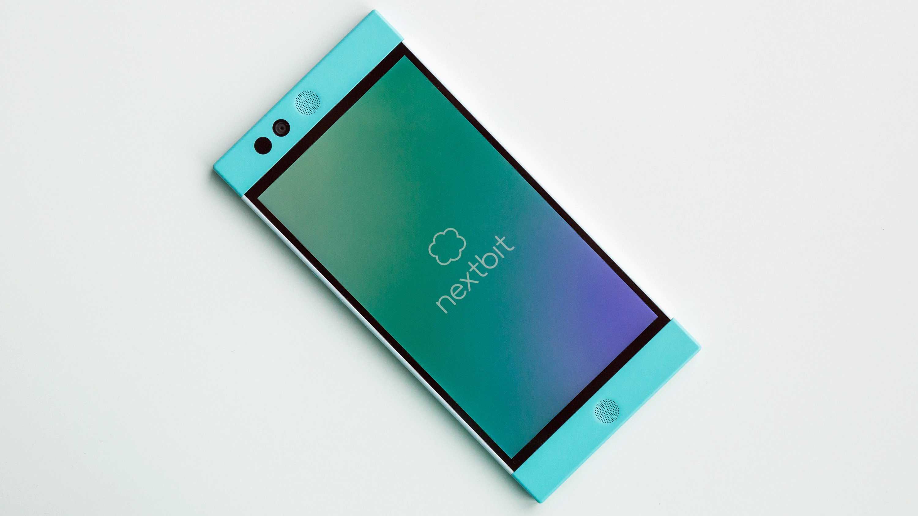 Бывший сотрудник команды Android в GoogleТом Мосс и бывший старший дизайнер HTC Скотт Кройл представили смартфон Robin, разработанный их стартапом Nextbit
