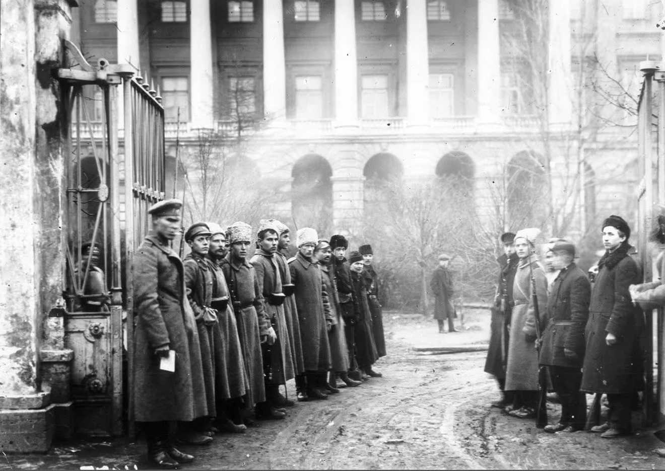 Революция 1917 года: от "хлебной сверхдержавы" до промышленного гиганта :  аналитика накануне.ru
