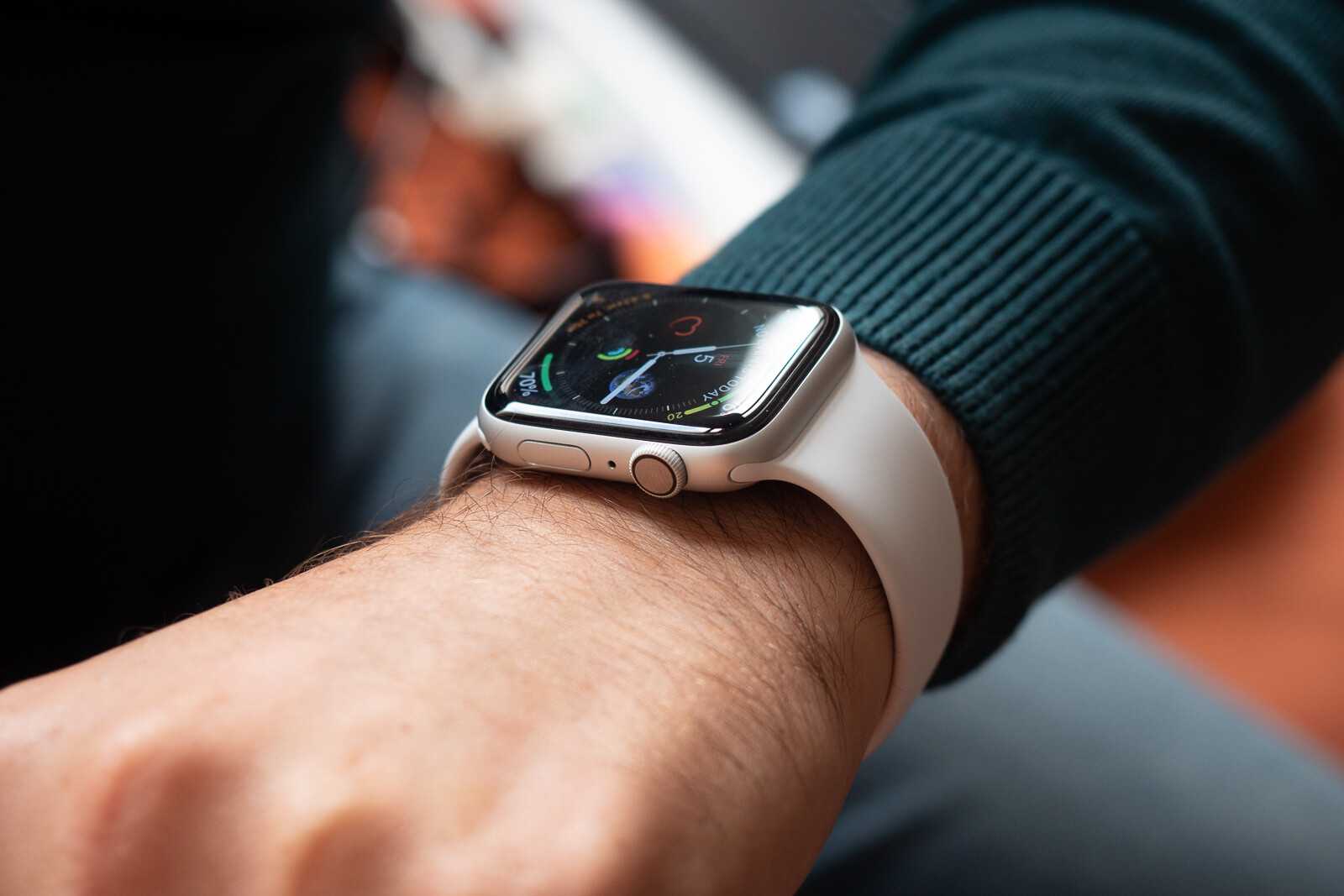 Замена часам apple watch. Часы Эппл вотч 4. Apple watch 4 Silver. Часы мужские эпл эпл вотч. Часы эпл вотч 7.