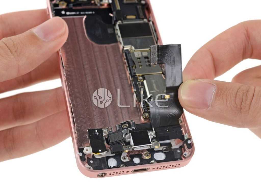 Эксперты iFixit вскрыли iPhone SE и оценили ремонтопригодность устройства