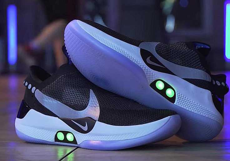 Nike представила умные самозавязывающиеся кроссовки